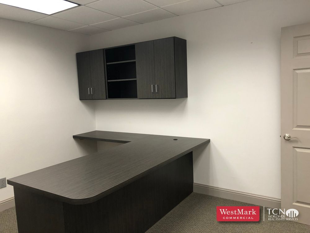 Remodeled Office Suite for Lease : 8207 Ithaca Ave, Lubbock, TX 79423